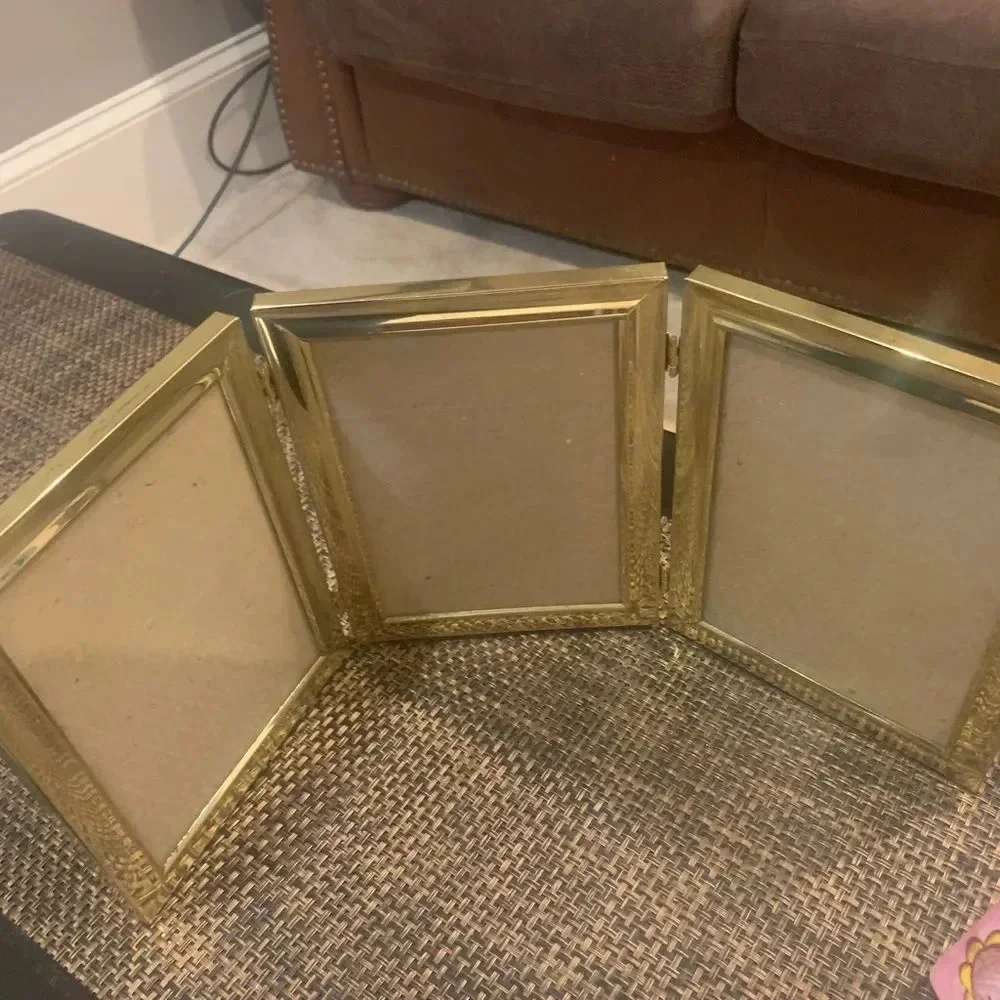 Elegant Set of 4 varied picture‎ frames - timeless charm!